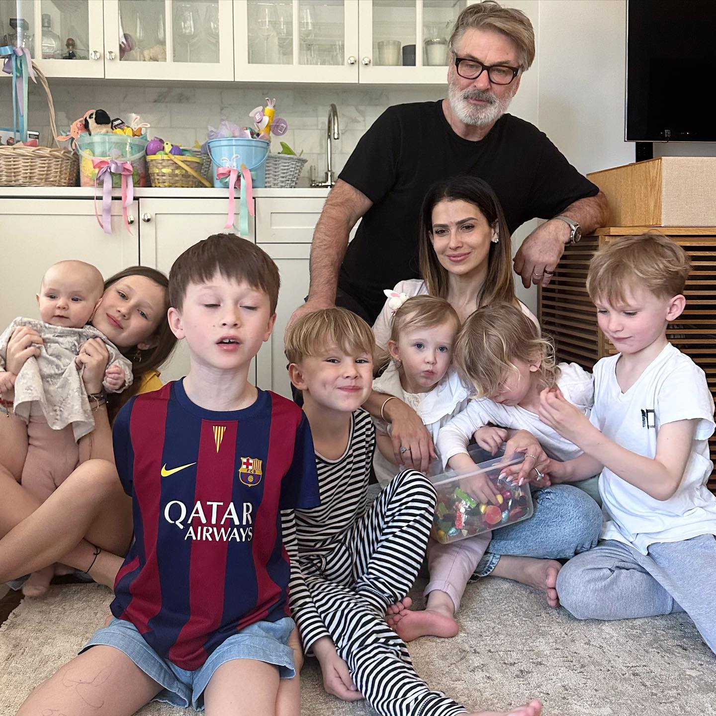 Hilaria Baldwin shares a photo of Alec Baldwin and the family for Easter 2023Hilaria Baldwin shares a photo of Alec Baldwin and the family for Easter 2023
