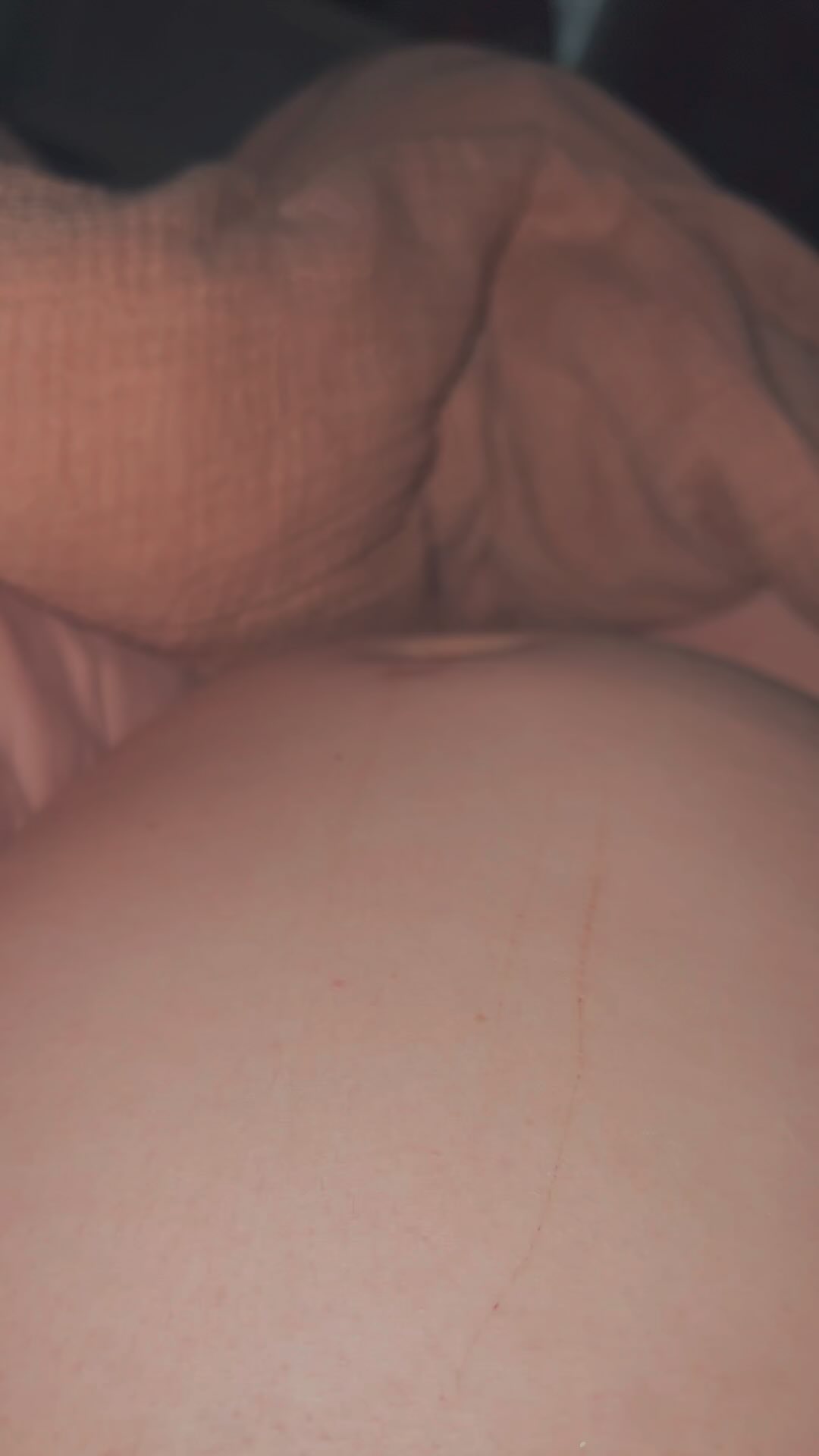 Ireland Baldwin feels her baby kick