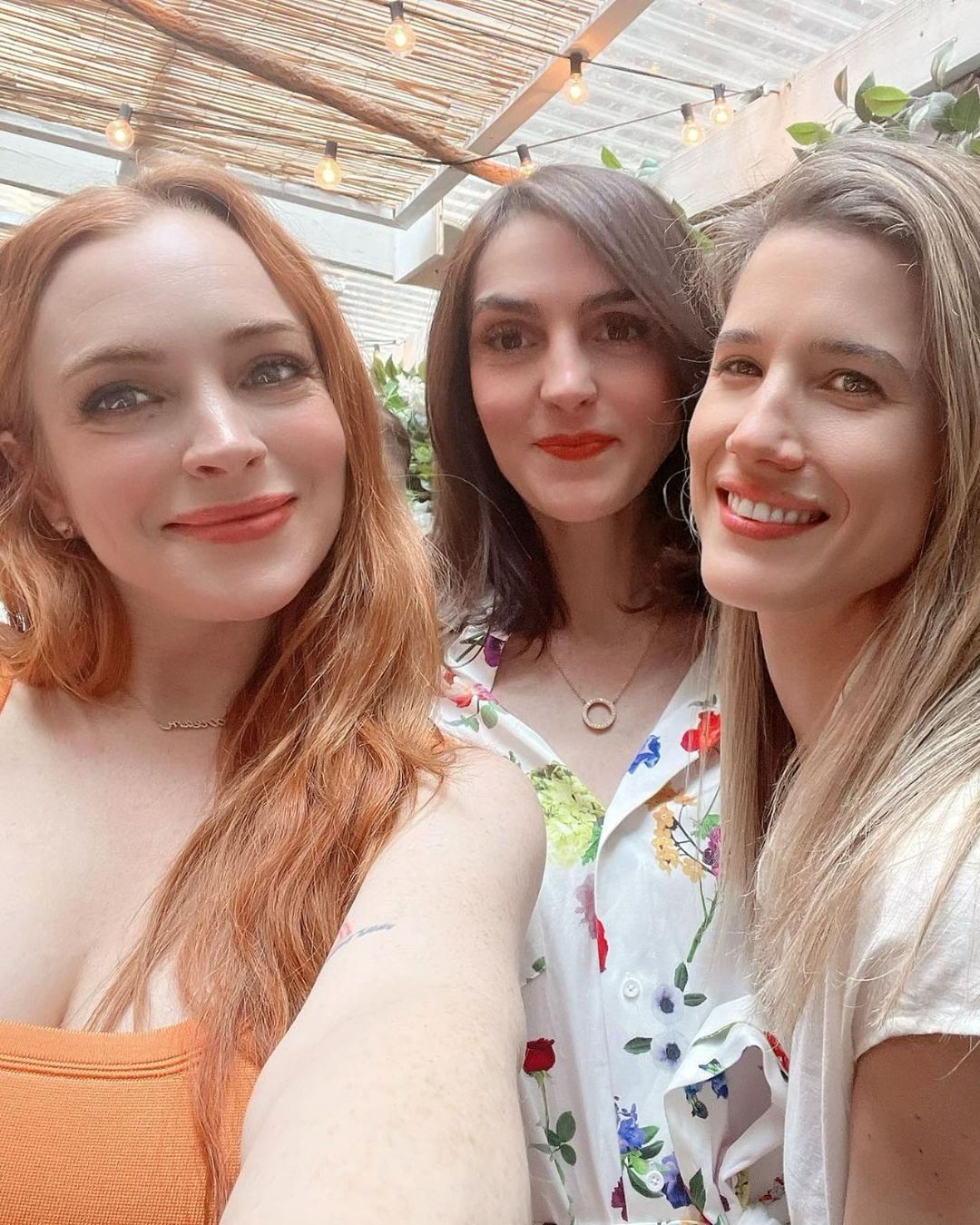 Lindsay Lohan's Baby Bump Is Everything! Pics Inside