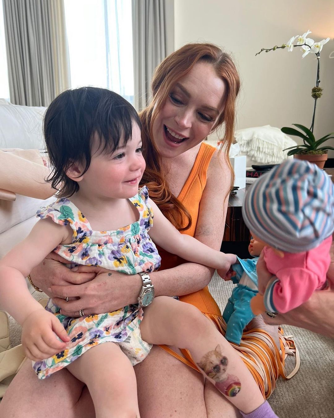 Lindsay Lohan's Baby Bump Is Everything! Pics Inside