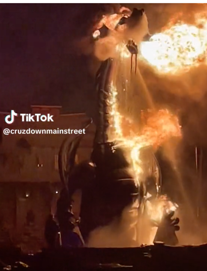 Maleficent Dragon Animatronic Goes Up In Flames During Disneyland Show