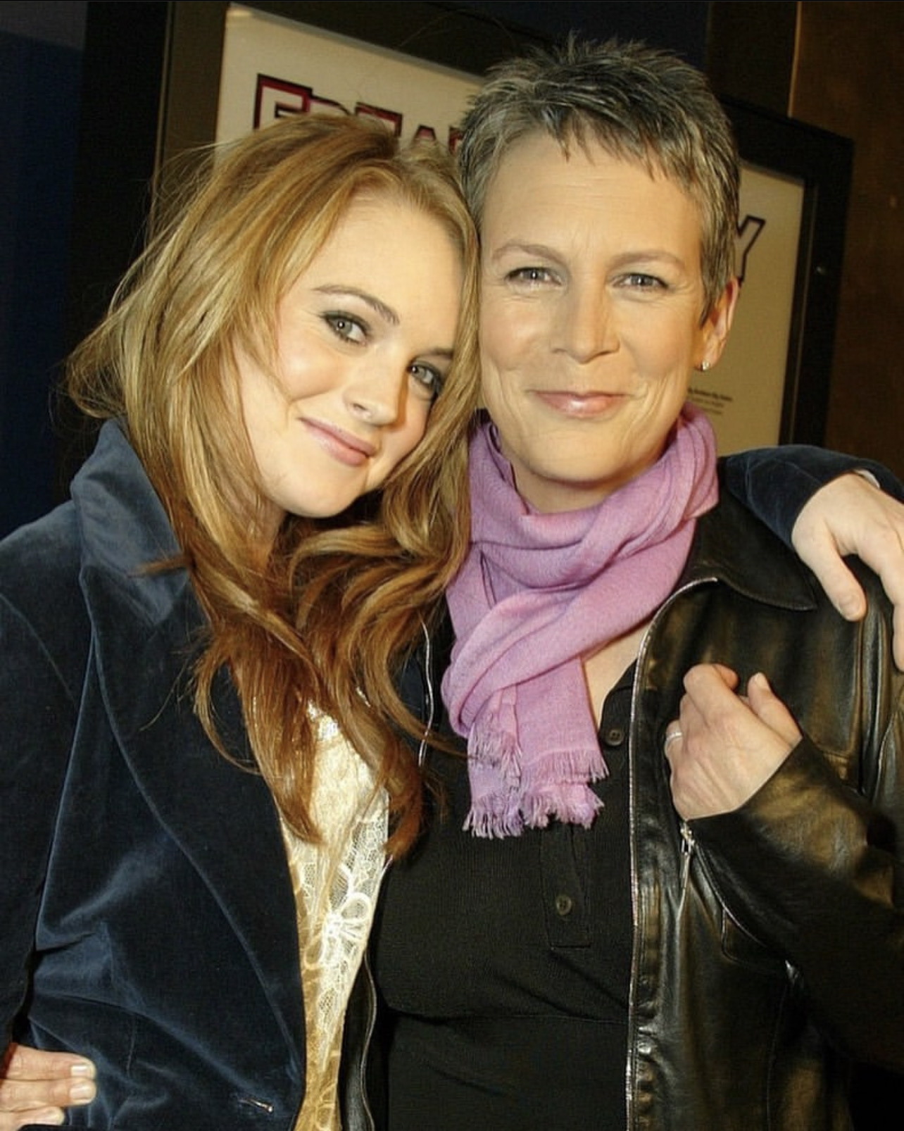 Jamie Lee Curtis And Lindsay Lohan take a photo