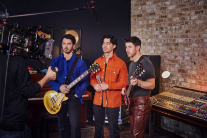 Forget "Jonas', The Jonas Brothers Love THIS Disney Channel Show'