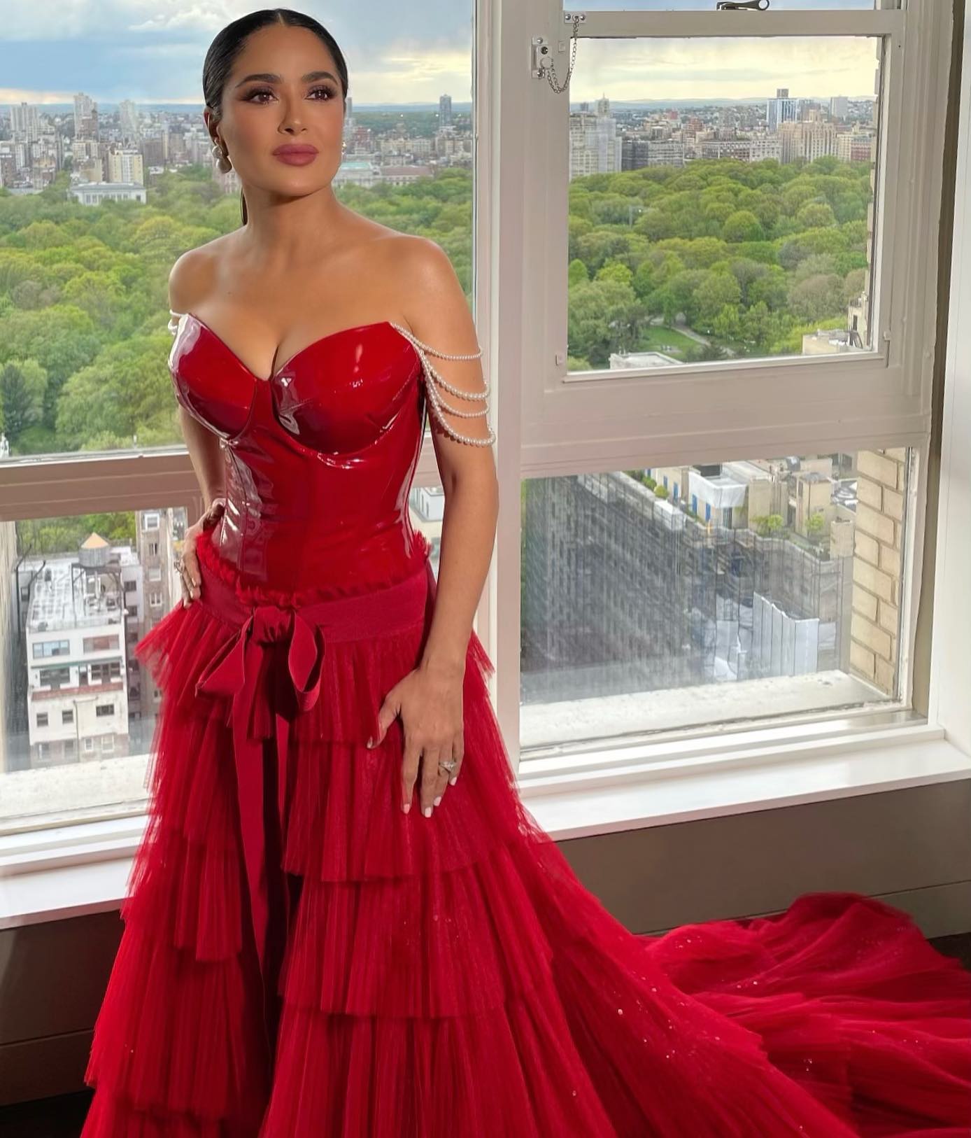 Salma Hayek in her strapless red met gala dress