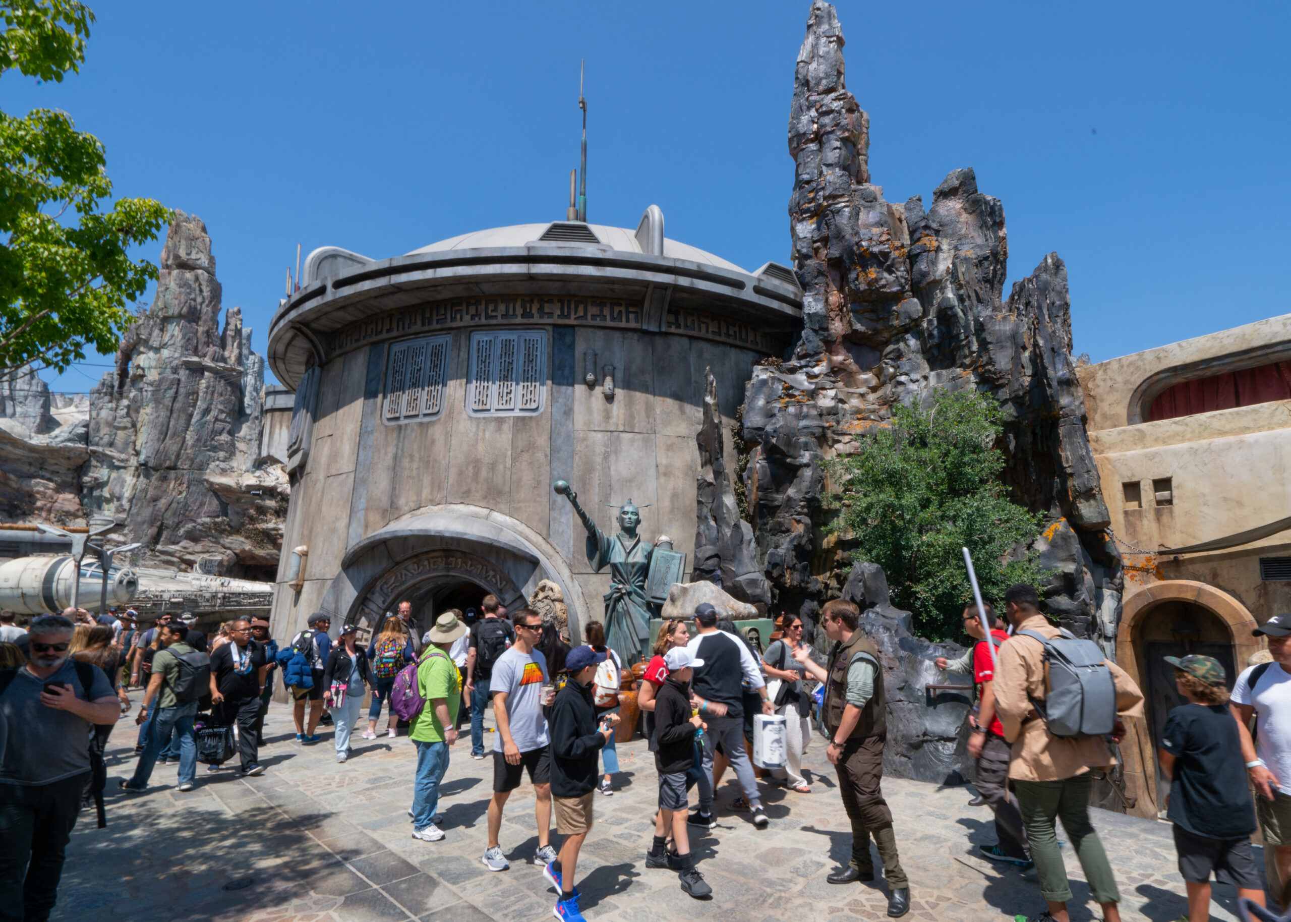 Cast Member And Service Dog Save Guest After Suffering Heart Attack