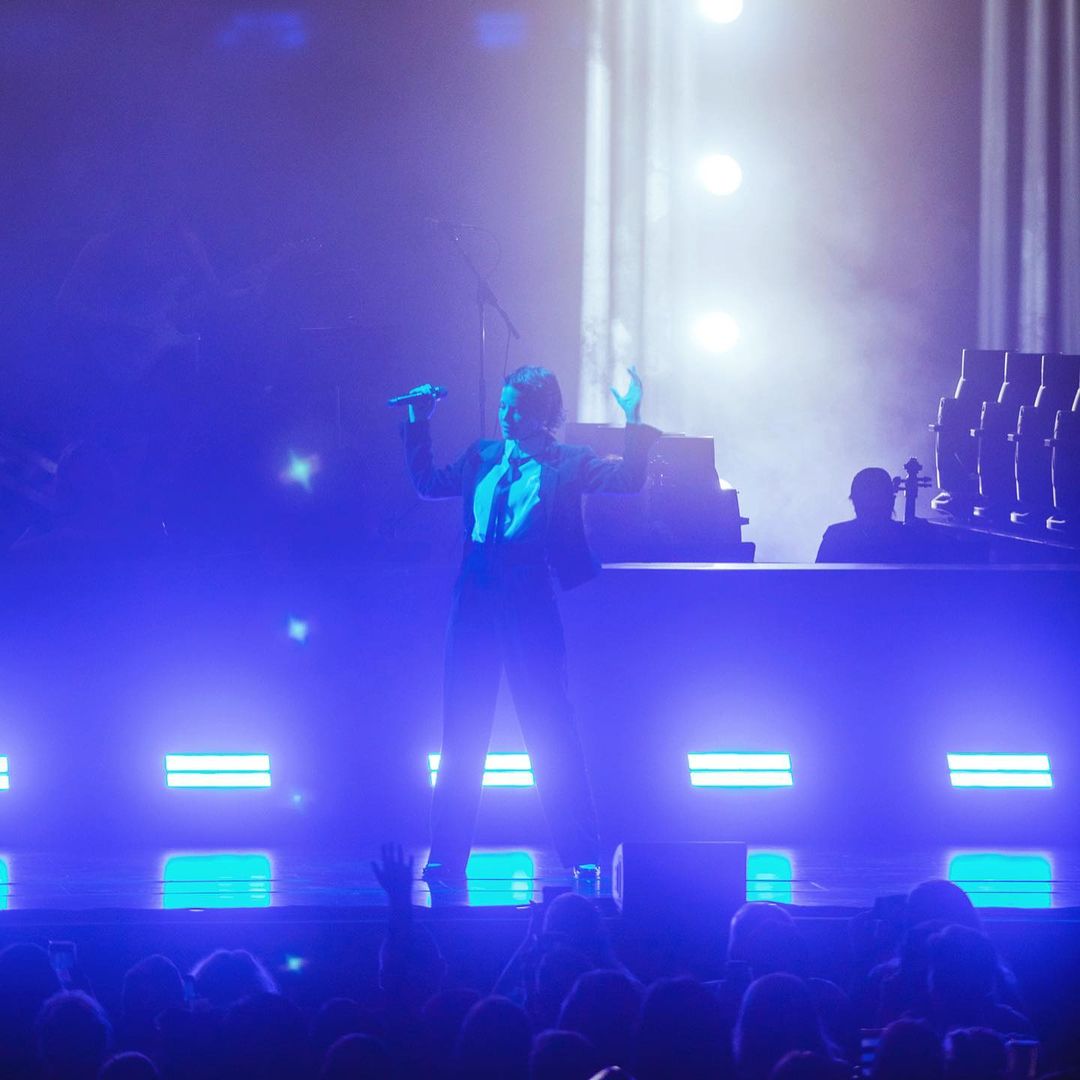 Halsey gets emotional about New Jersey performance