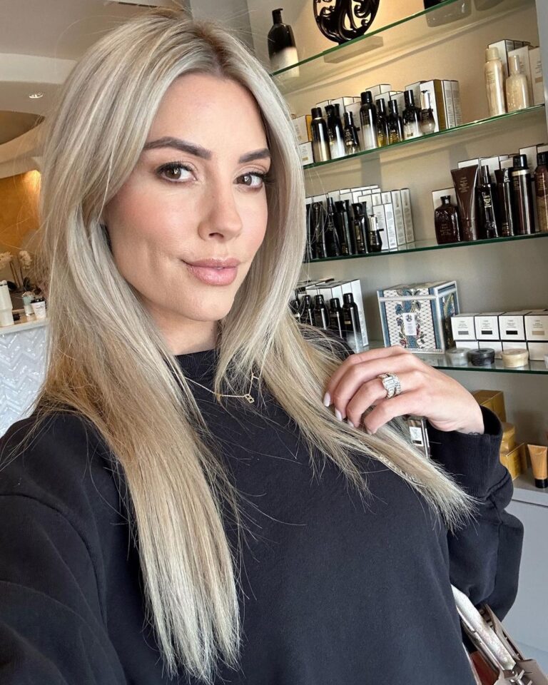 Heather Rae El Moussa's Postpartum Fresh Blonde Look Soaks Up Fans Attention