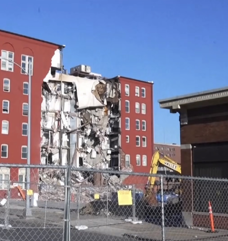 Collapsed building in Davenport, Iowa