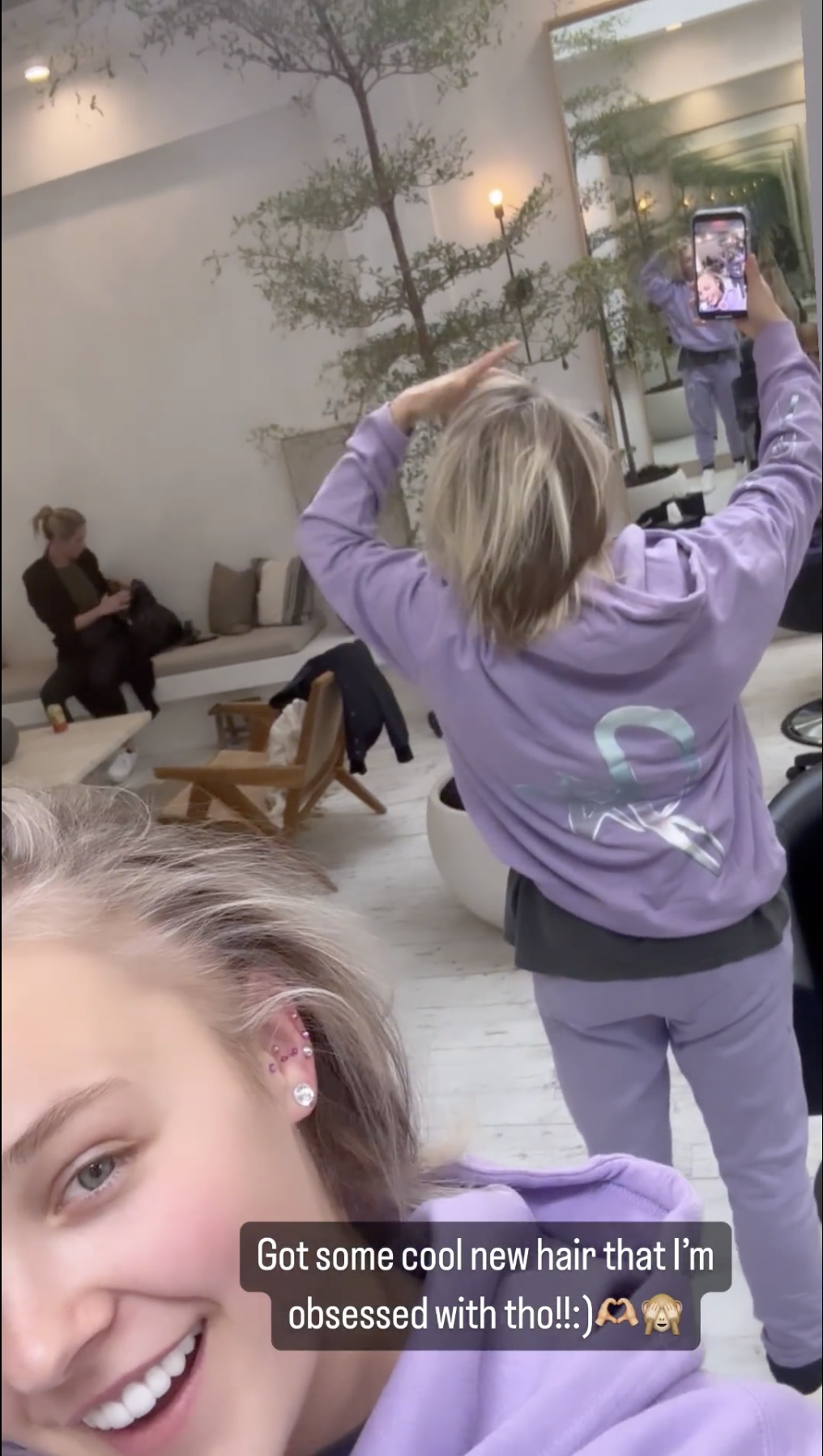 JoJo Siwa debuts new hair color