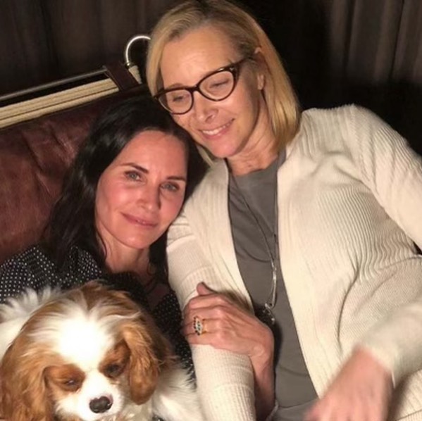 Courteney Cox wishes Lisa Kudrow a happy birthday
