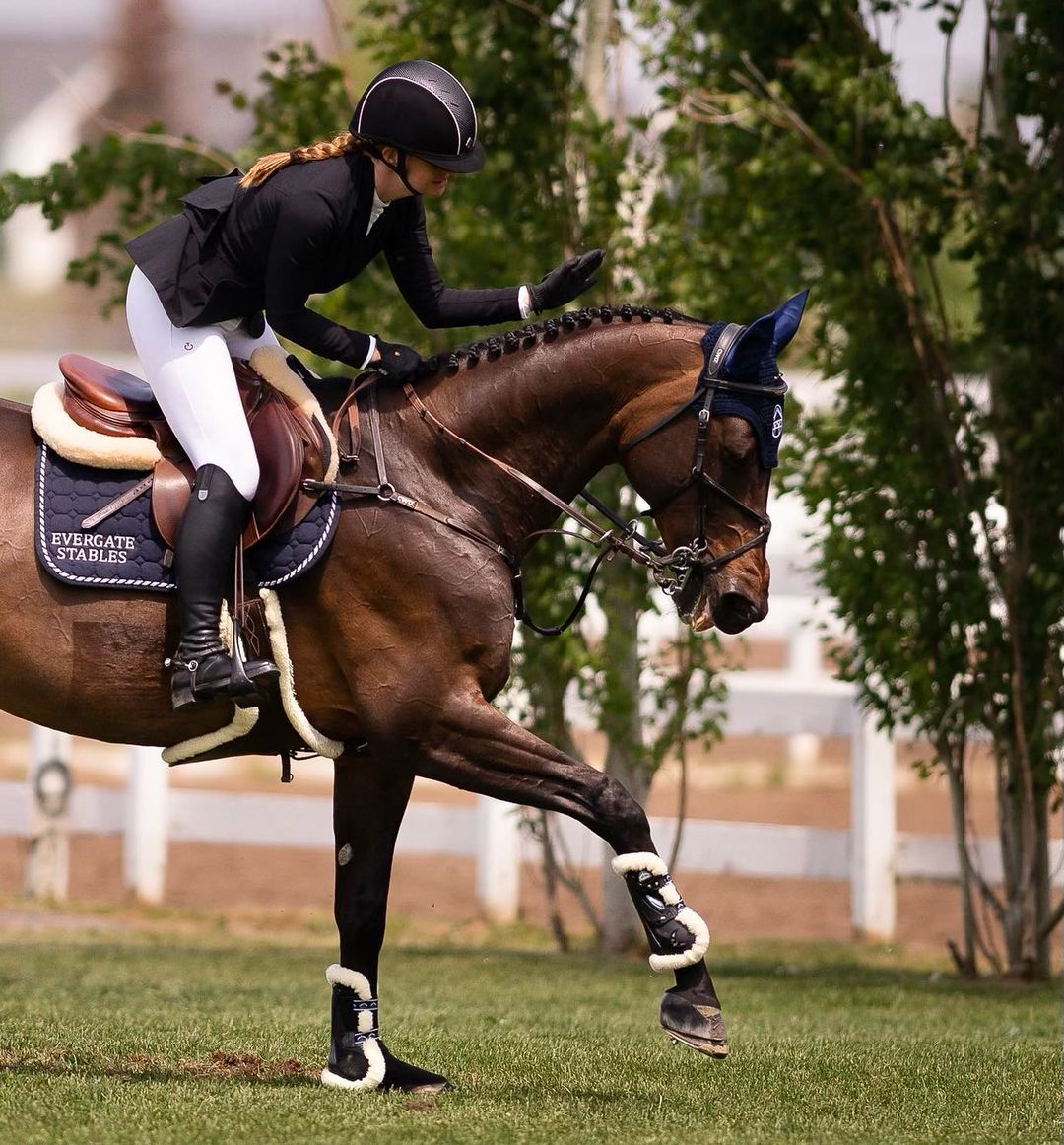 Jennifer Gates returns to equestrian competition after giving birth