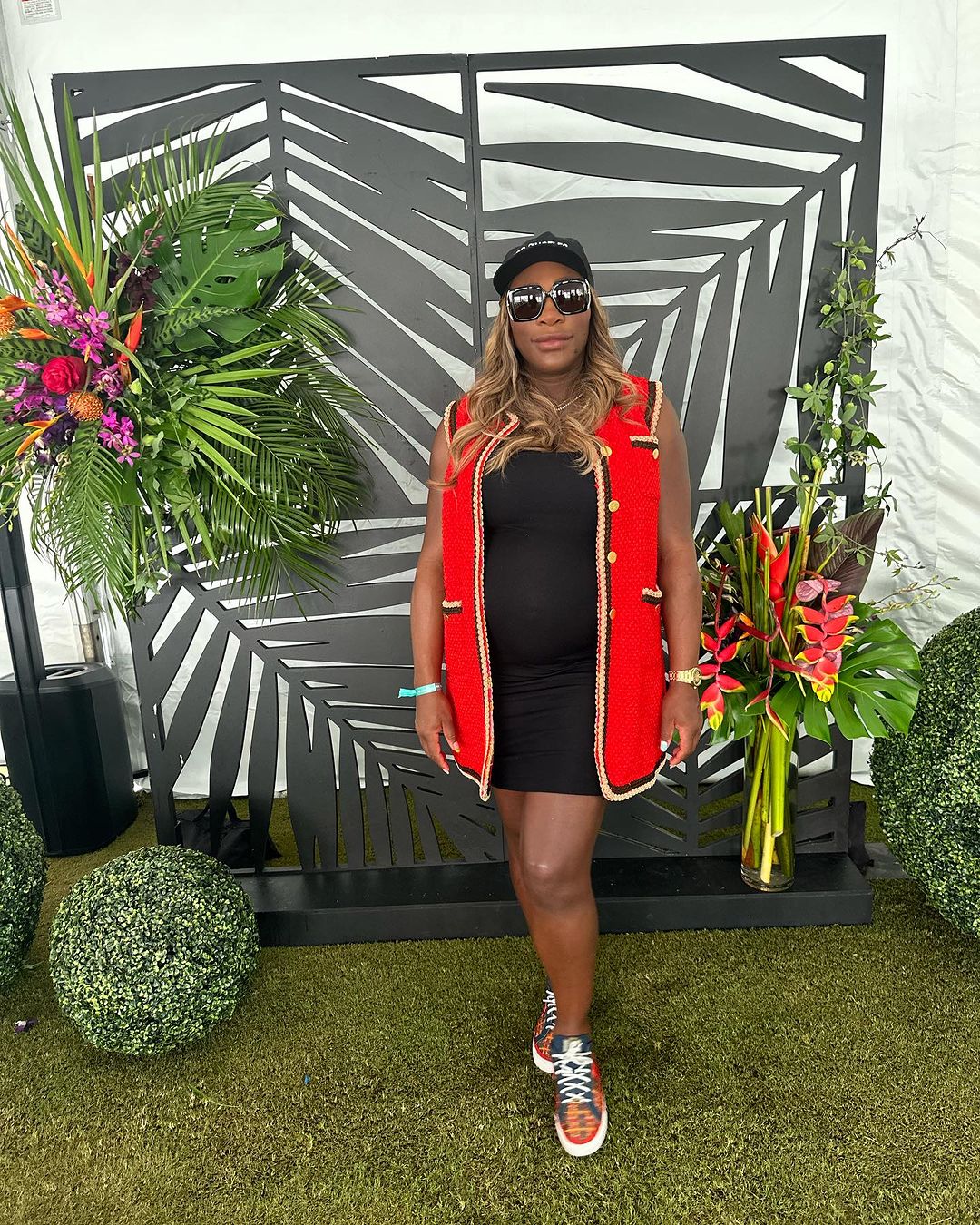 Pregnant Serena Williams Is A Whole 'Mood' As She Hits More Dance Moves