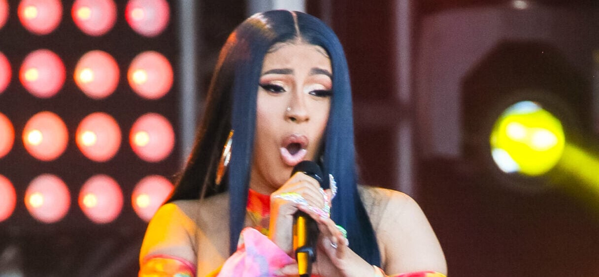 Sensational Rapper Cardi B Has No Regret About Mic-throwing Incident: 'Felt Violated'