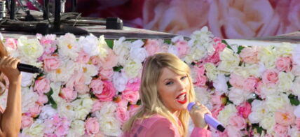 Taylor Swift performs on GMA