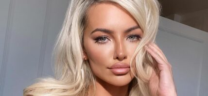 Lindsey Pelas close up
