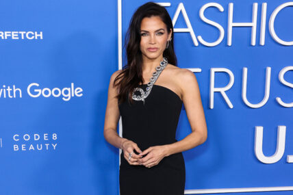 PHOTOS: Jenna Dewan Takes Magical Disneyland VacationPHOTOS: Jenna Dewan Takes Magical Disneyland Vacation