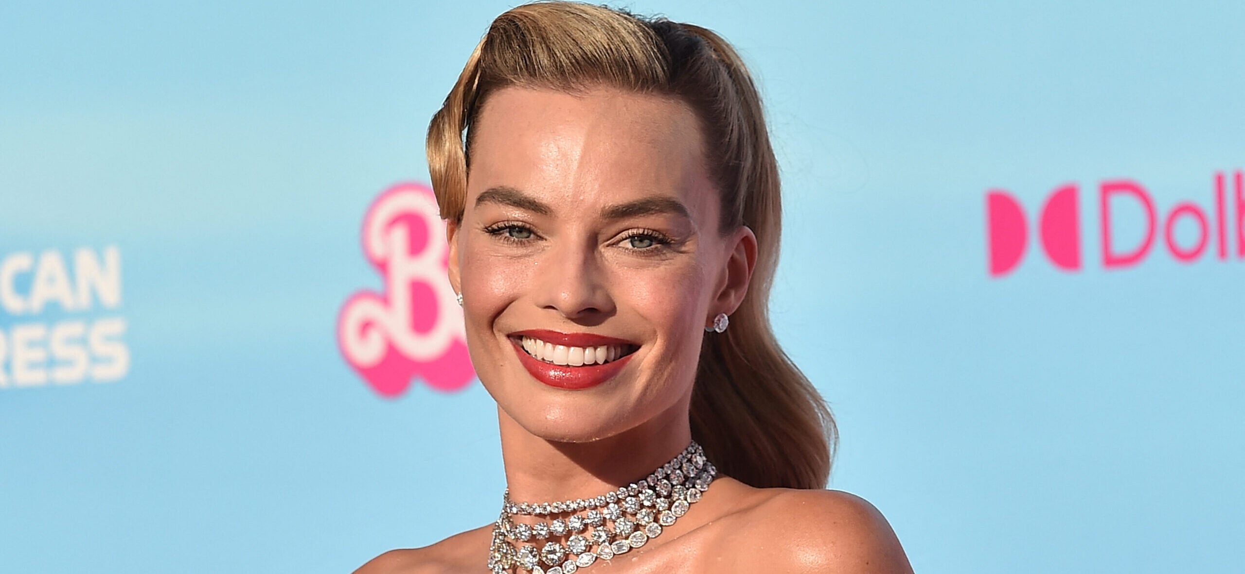 Por que Margot Robbie deixou crescer axilas ‘peludas’ para ‘O Morro dos Ventos Uivantes’