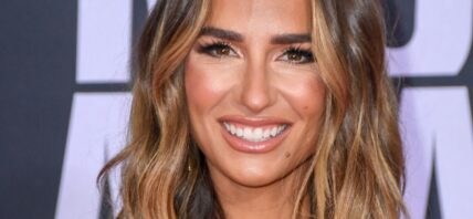 Jessie James Decker smiling