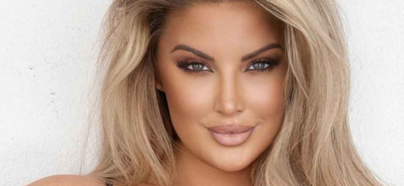 Ashley Alexiss In Skimpy Bikini Explains Why She's 'Always Late'