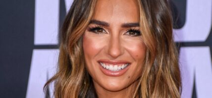 Jessie James Decker close up