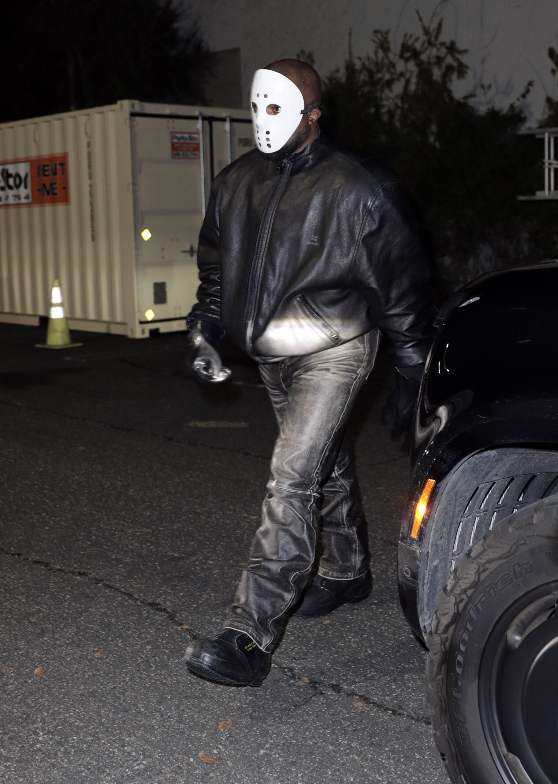 Kanye West arrives at the Sport Academy to see his son play basketball