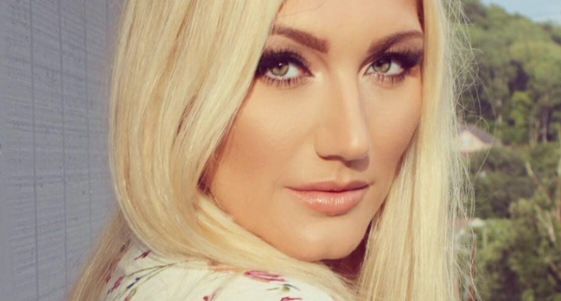 Hulk Hogan's Daughter In Wet Bikini Told She's 'Playboy' Material
