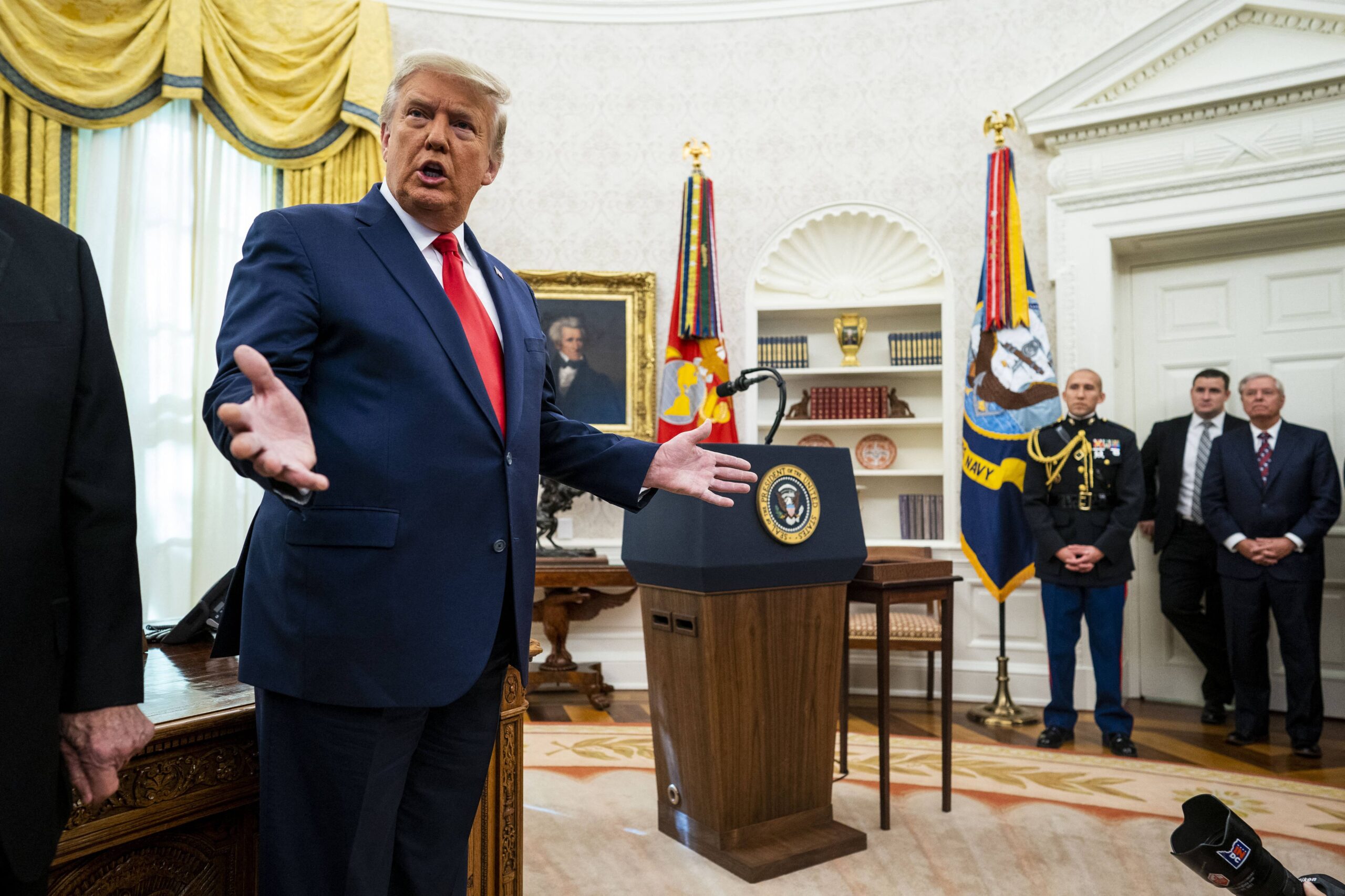 Trump Presents the Medal of Freedom to Lou Holtz