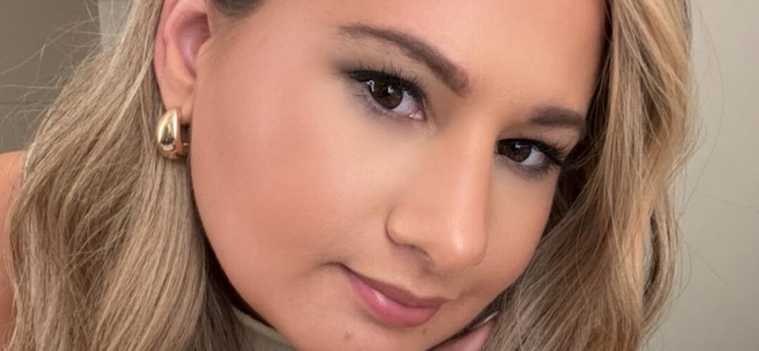 Gypsy Rose Blanchard takes a selfie