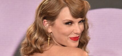 Taylor Swift close up