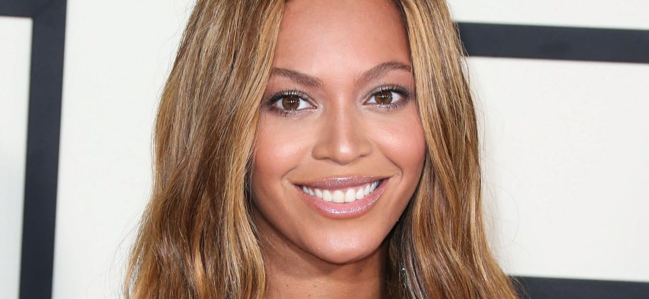 Beyonce's Bikini Looks 'Uncomfortably Small' In Beach Photos