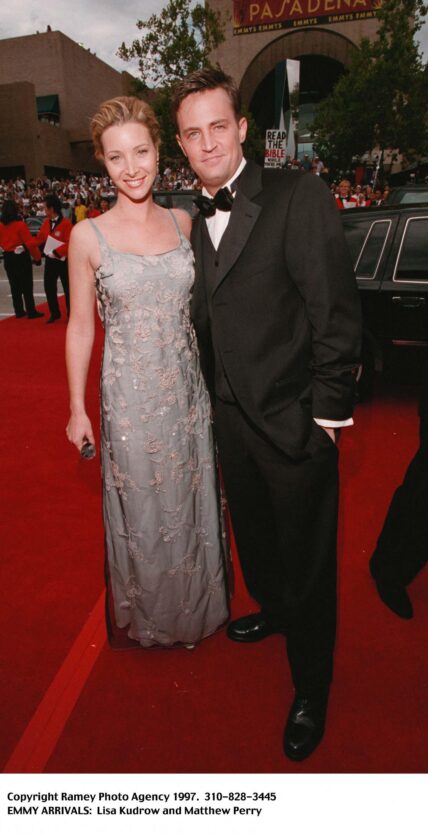 Matthew Perry and Lisa Kudrow smiling