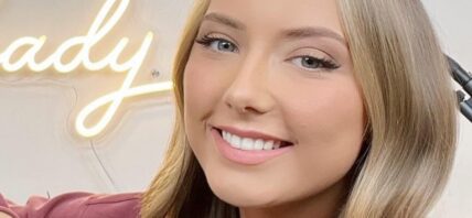 Hailie Jade smiling