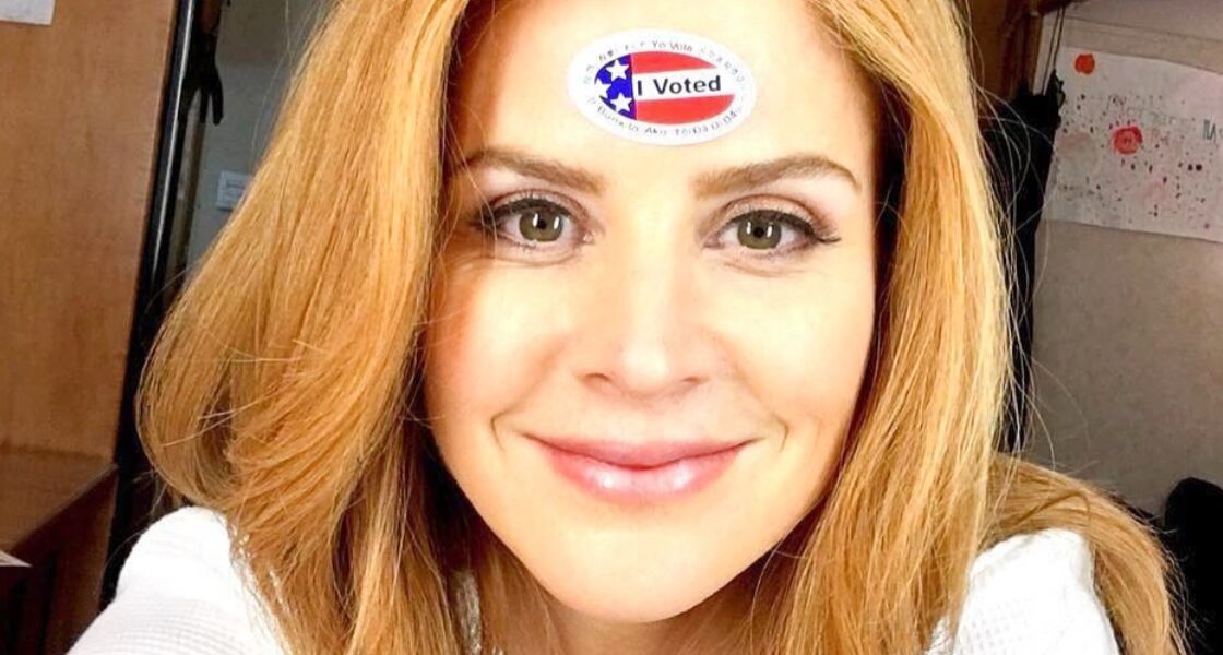 Sarah Rafferty smiles close up