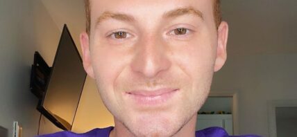 Zachary Reality takes a selfie