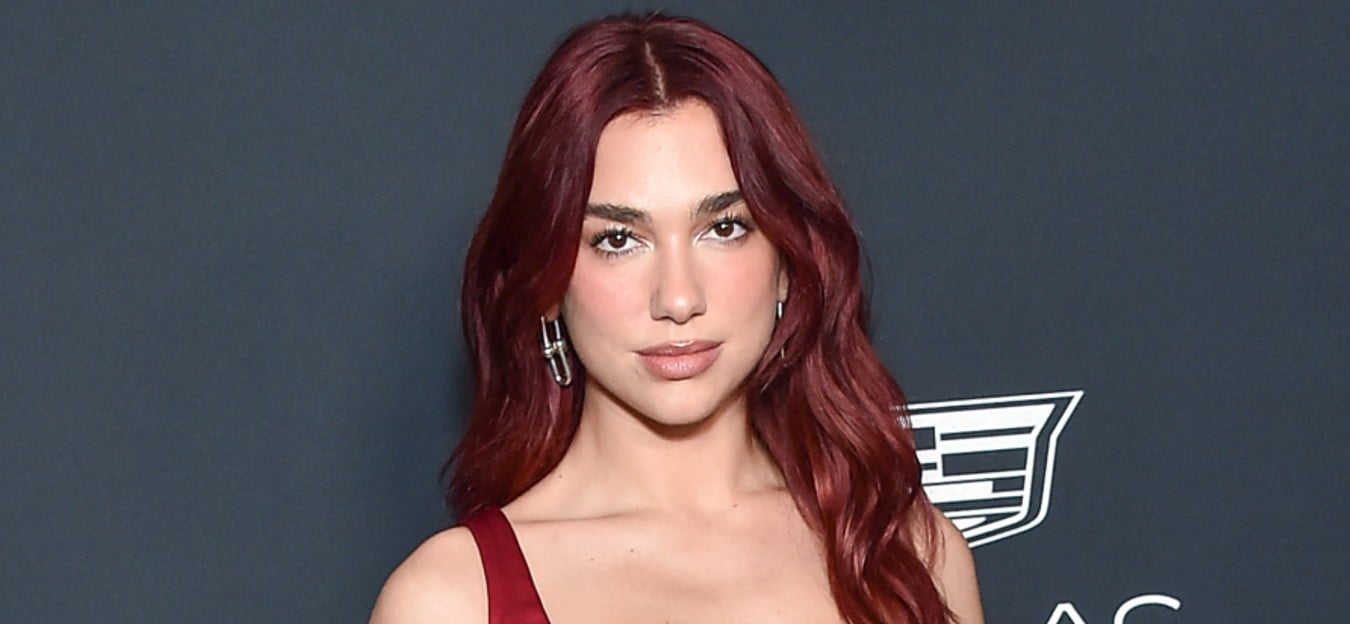 Dua Lipa com vestido sem sutiã disse que ‘acabou de quebrar a internet de novo’