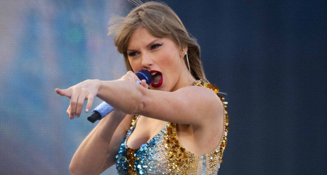 Taylor Swift In ‘Bedazzled Onesie’ Gives Off ‘Grade School Dance Recital Vibes’