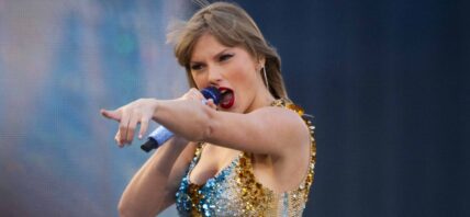 Taylor Swift In ‘Bedazzled Onesie' Gives Off ‘Grade School Dance Recital Vibes'