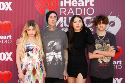 Alabama Barker and her dad Travis Barker at iHeartRadio Music Awards