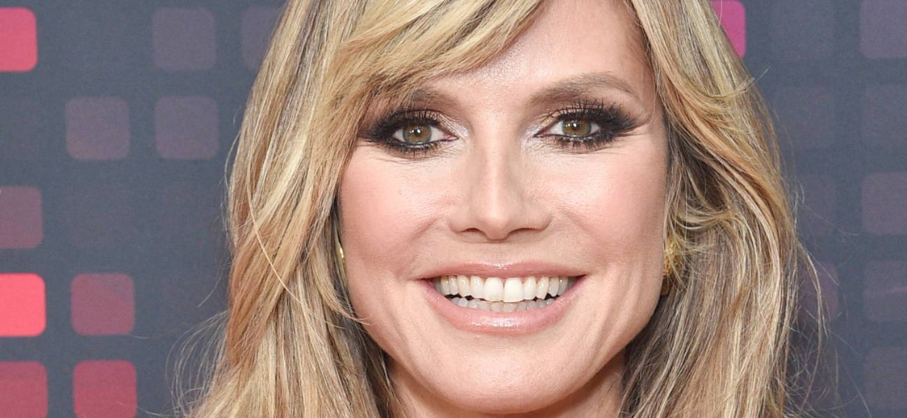 Heidi Klum envergonha um vestido que é “muito pequeno”