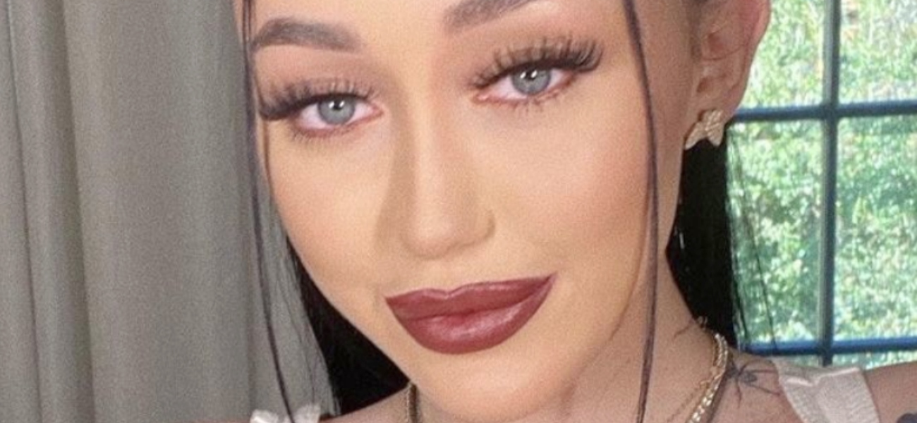 Noah Cyrus gritou “gordo” de biquíni em Miami Beach