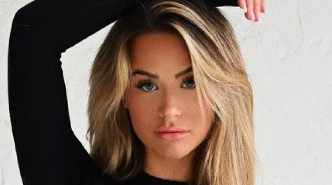 Emily Elizabeth Makes Hearts Skip A Beat In Brown Bikini Photo