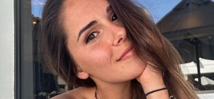 Alexandra Ianculescu takes a selfie.