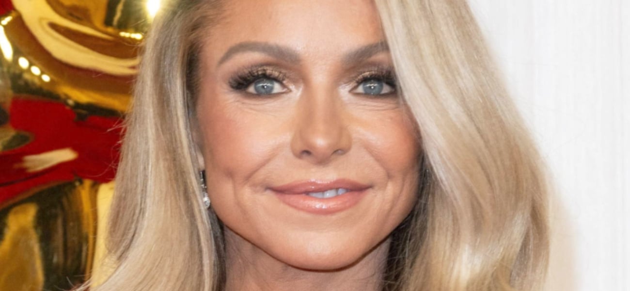 Kelly Ripa em maiô colante recomenda ‘comer pizza’