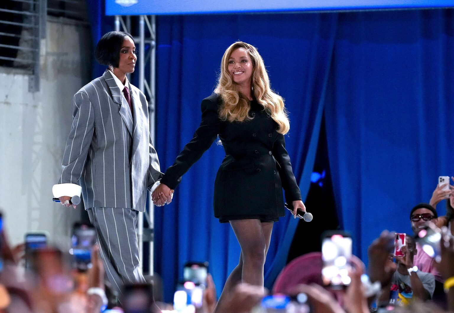 Beyoncé Channels Pamela Anderson In Voting Ad, Actress Replies