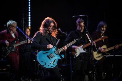 Dave Grohl playing guitar