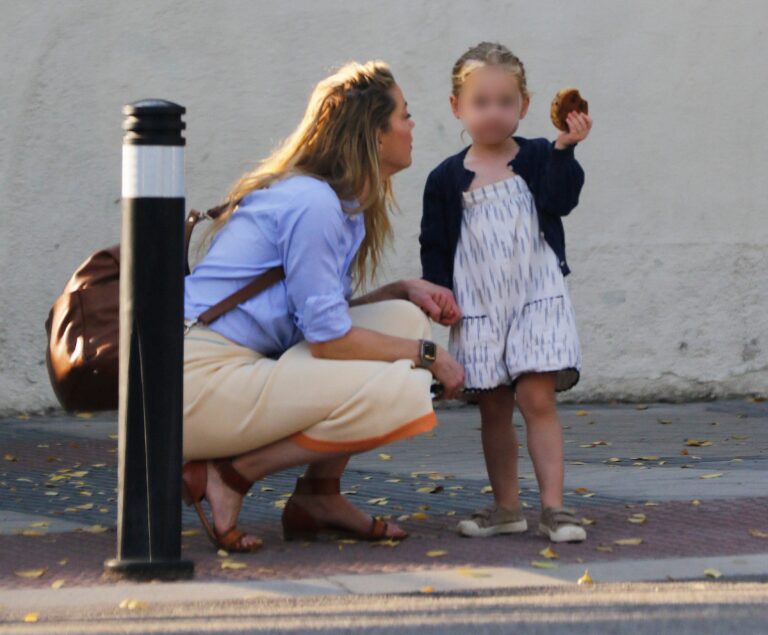 Amber Heard is seen enjoying her relaxing life in Madrid