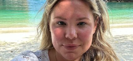 Kailyn Lowry takes selfie