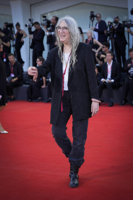 Patti Smith poses on "Maria" Red Carpet