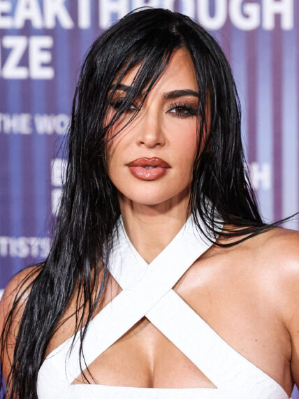 Kim Kardahsian at 10th Annual Breakthrough Prize Ceremony