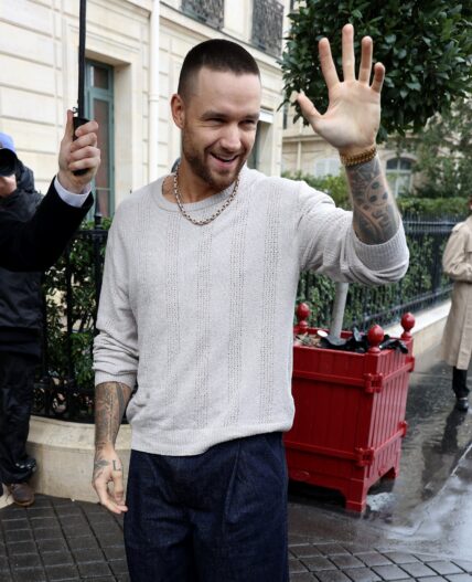Liam Payne waving